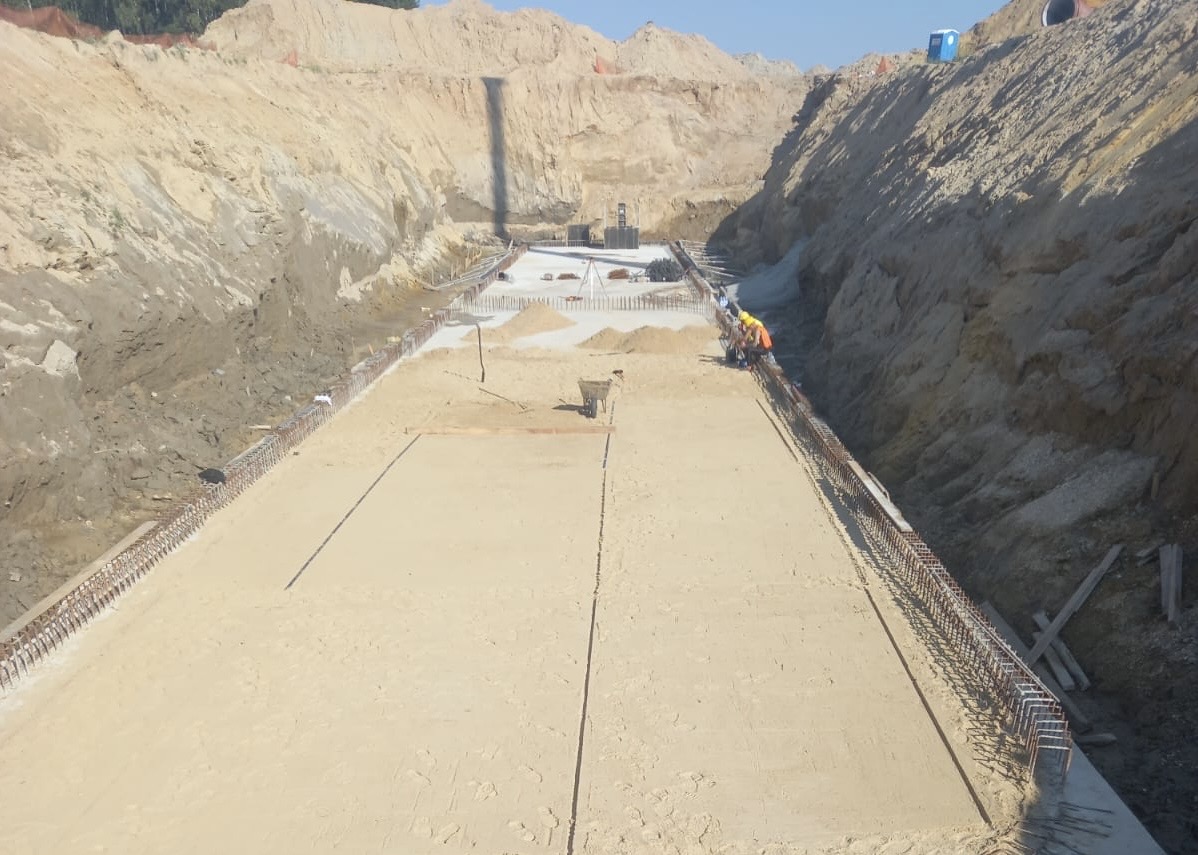 Etap budowy – prace fundamentowe i podbudowa